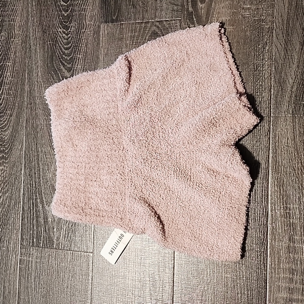 Urban Outfitters high waisted Cozy knit Shorts - Picture 3 of 3